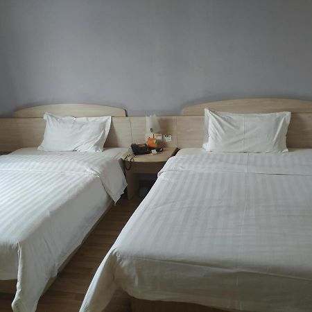7Days Inn Zhongshan People'S Hospital Holiday Square Exterior photo