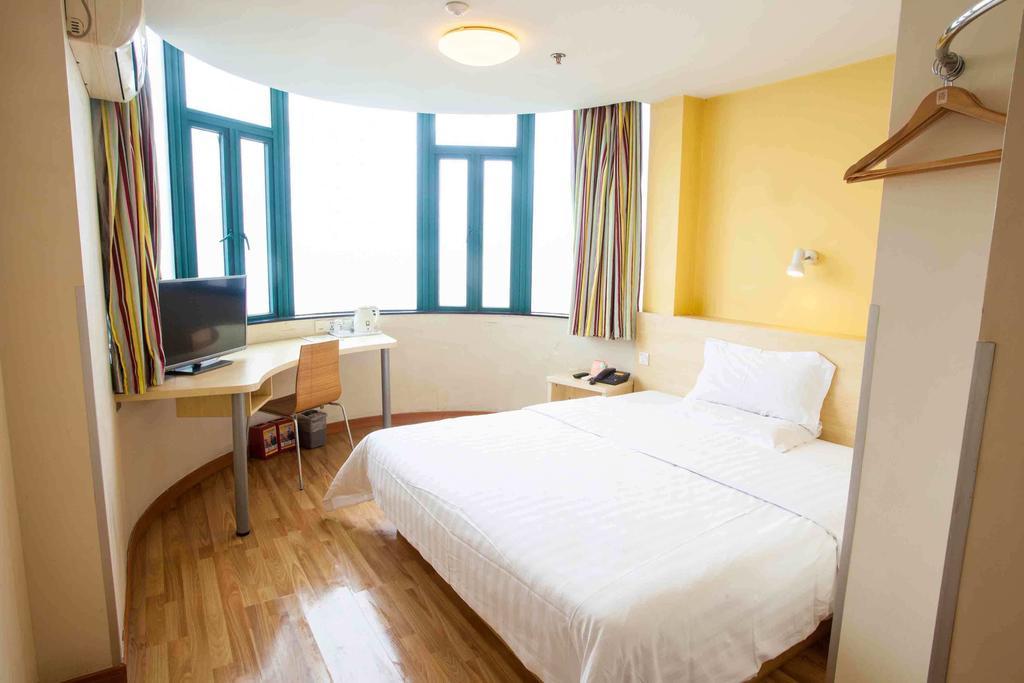 7Days Inn Zhongshan People'S Hospital Holiday Square Room photo